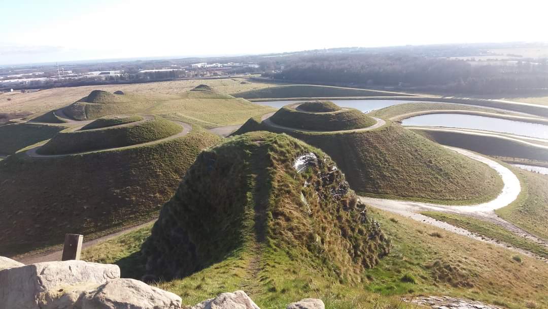 Seaton Sluice and Northumberlandia (giving the finger 😱😂😂🖕). More fabulous places in the north wast😎💚
#treechiefs
#riabythesea
#riasseas
#mickandria
#riaandthesea
#seatonsluice
#northumberlandia
