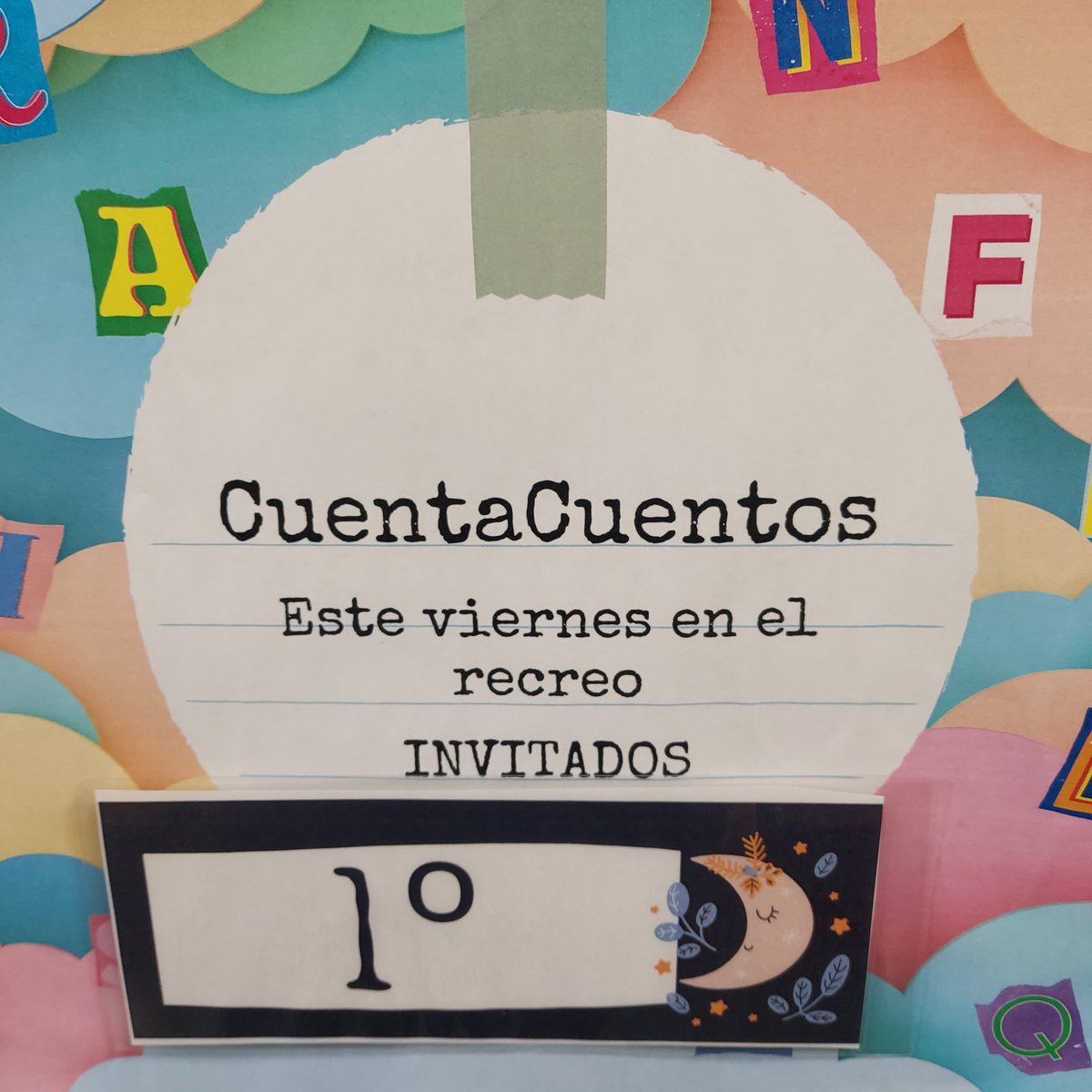 Patios con cuentacuentos en nuestra nueva biblio. @beatrizflop ha llenado de magia la biblio. Gracias compañera. En <a href="/veredas21/">Las Veredas</a> seguimos transformando espacios. #ambientesdeaprendizaje #espaciosversátiles