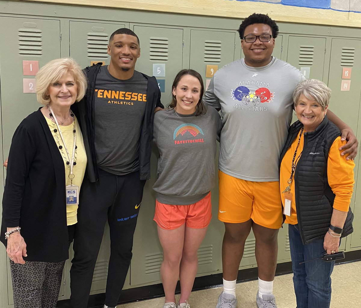 VysenL's tweet photo. Glad I got the opportunity to read to the kids of Bearden Elementary!!!  I loved spending time with the future of Knoxville🧡 #GoVols🍊 #GBO #UTK https://t.co/2ThaiZnNvM