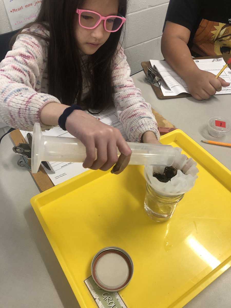 MsKAlexander_'s tweet image. This week 4th grade is working hard to identify soil types and their water retention rate! #ilovevickery #LISDScience @VickeryES @LISDScience