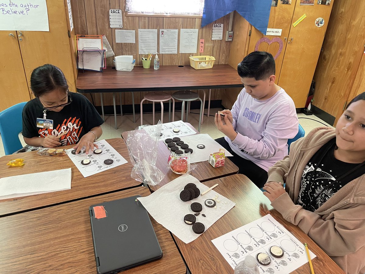 llipsey5's tweet photo. Oreo moon phases! #FisherES #FisherTigers https://t.co/wQ6yxJ3Vu8