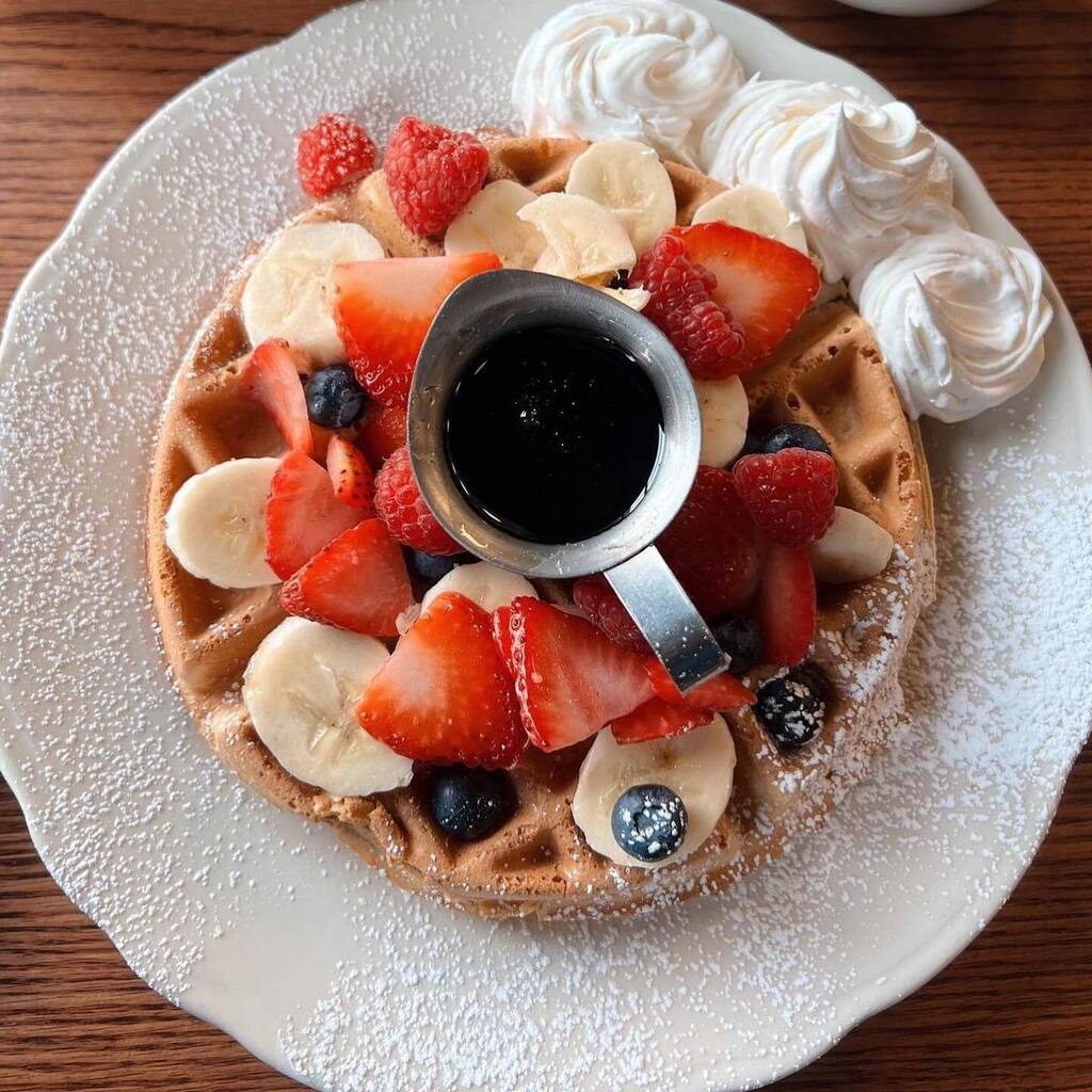 Brunch is breakfast without an alarm clock! 🧇 ⏰ 

Make those reservations to lock in your brunch plans this weekend at either our St. Paul or St. Louis Park locations. 

Reservations ➡️ hopebreakfast.com instagr.am/p/CpVTZJMOshA/