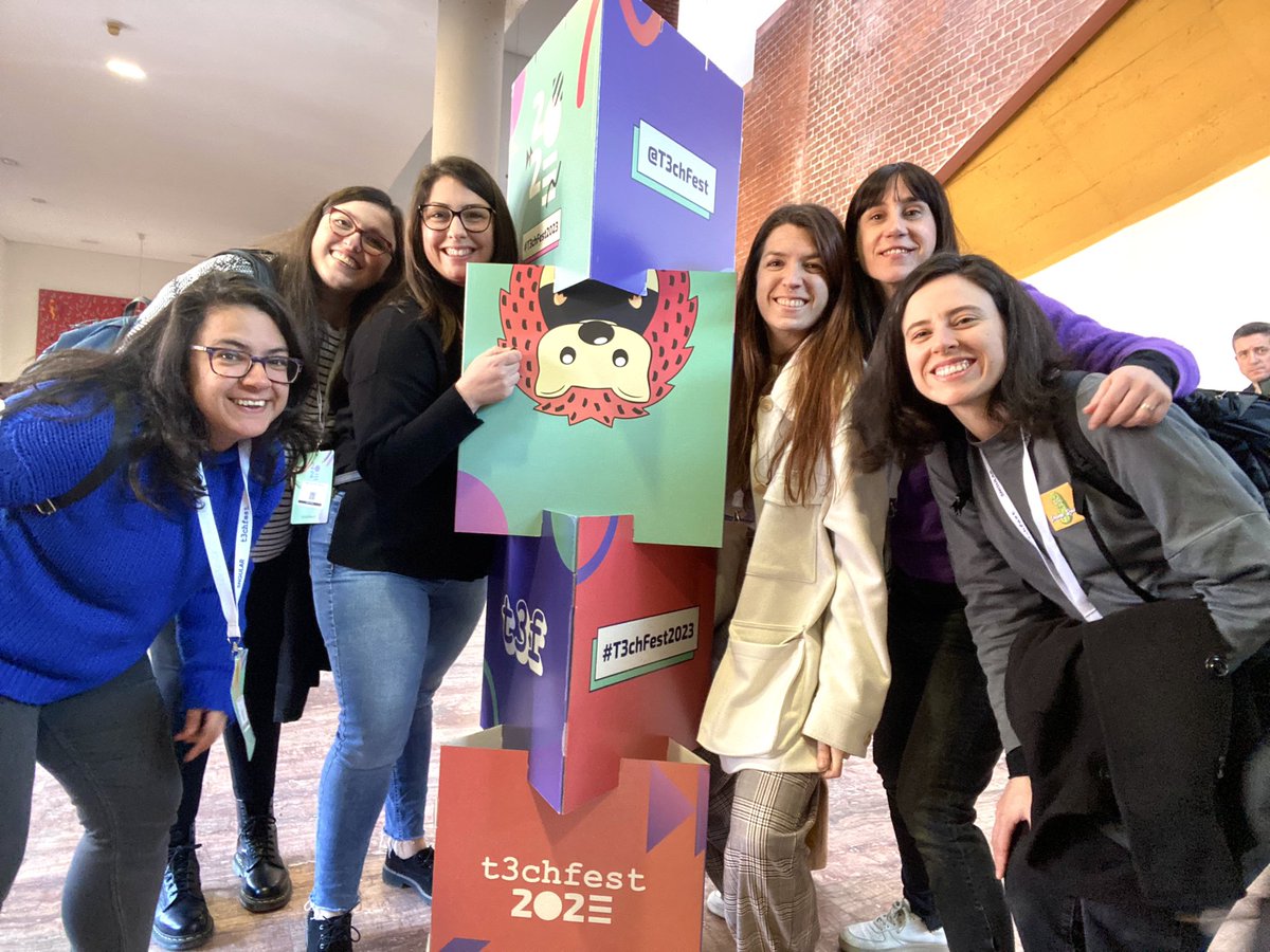 mohima_dev's tweet photo. Lo que une el Front lo conserva la  #T3chFest2023!!! #promoRadia #adalabers @Adalab_Digital https://t.co/ngoP0bW5eU