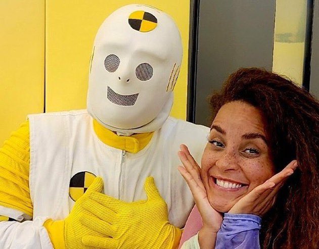 WhereAmIsis's tweet image. Gosto tanto do Alface, mas tanto que ele foi lá e deu o prêmio pra minha favorita #Grandão #BBB23