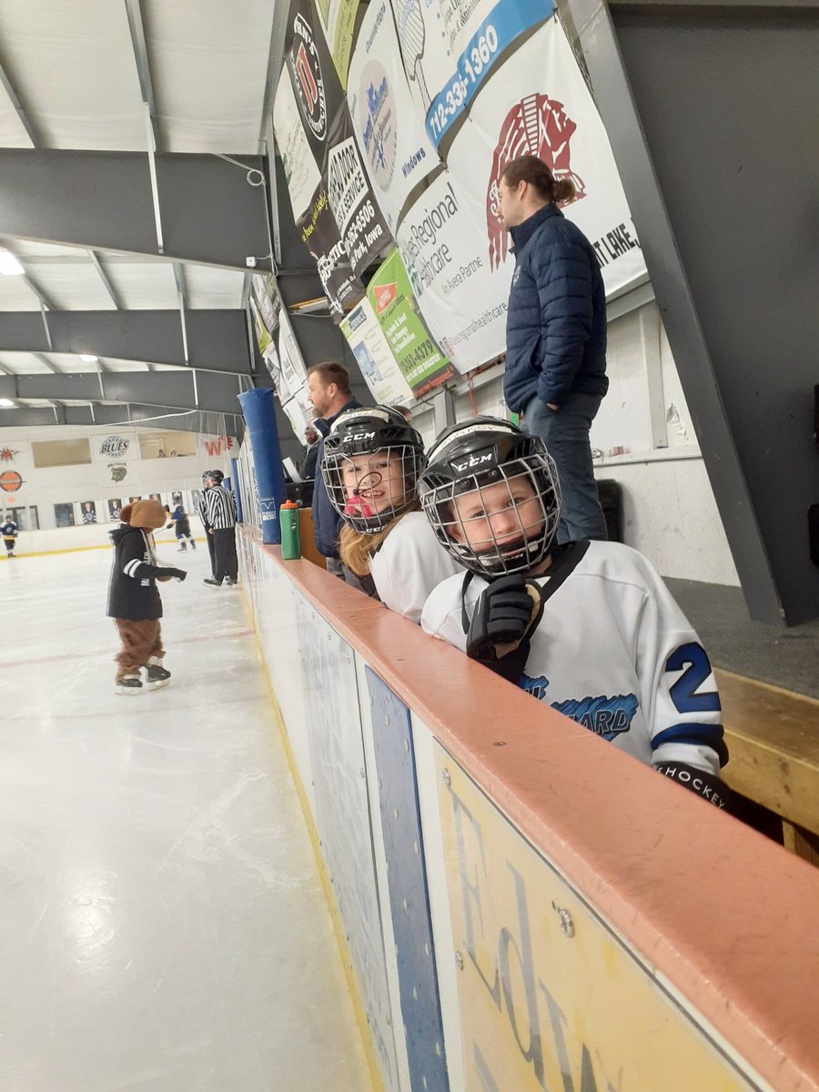 Boji_Mammoths's tweet photo. Our guest mini mites Adlee and Makoy. Squirt Evelyn dressed as the Mammoth in the background. The future is bright! https://t.co/KlXlN0DNNg