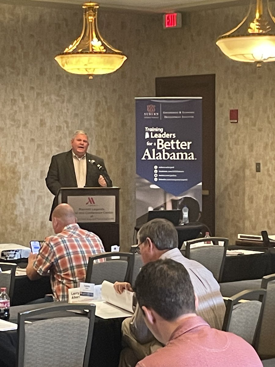 ElmoreComm's tweet photo. Chairman @BartMercer speaking to newly elected County Commissioners from across the state about the value of a great relationship with the local legislative delegation @AlabamaCounties #67onevoice #countiesmatter #partnerships https://t.co/vzsJzH0bjP