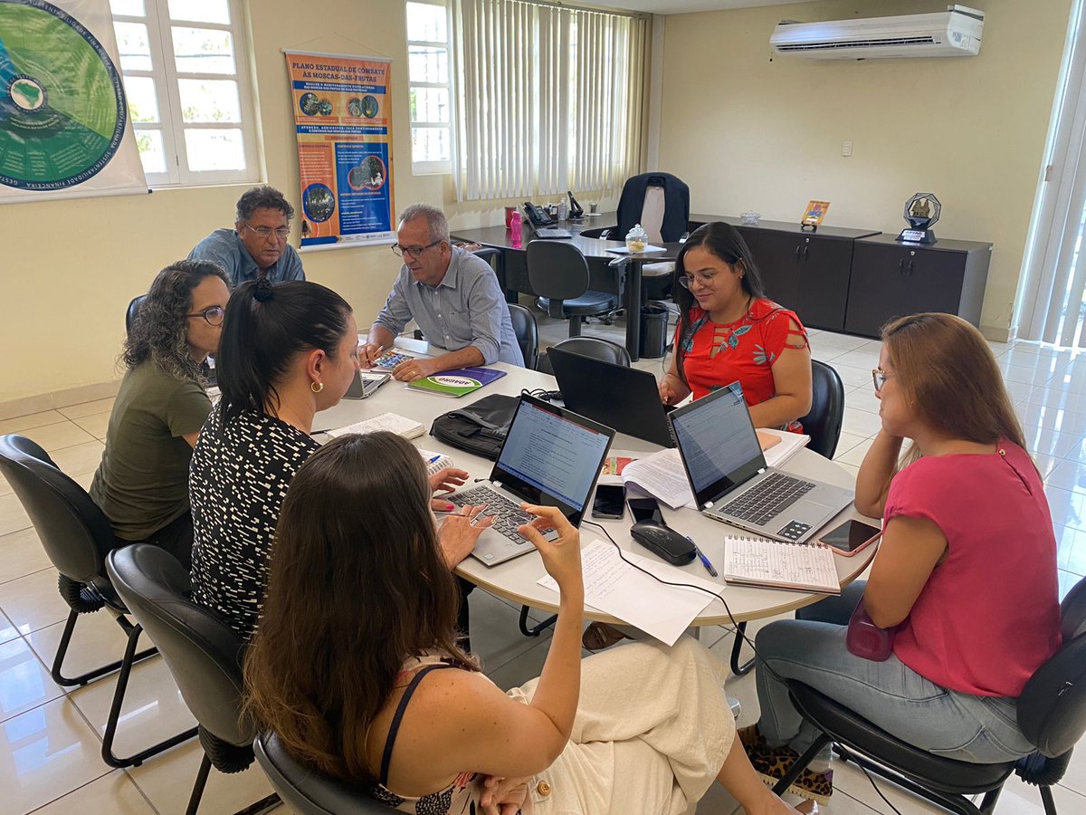 Adagro's tweet photo. Na tarde da última quinta-feira (2), a Agência de Defesa e Fiscalização Agropecuária do Estado de Pernambuco (Adagro), realizou uma reunião de alinhamento de plano de ação para prevenção contra a Influenza Aviária..+ https://t.co/eC84iWuLET