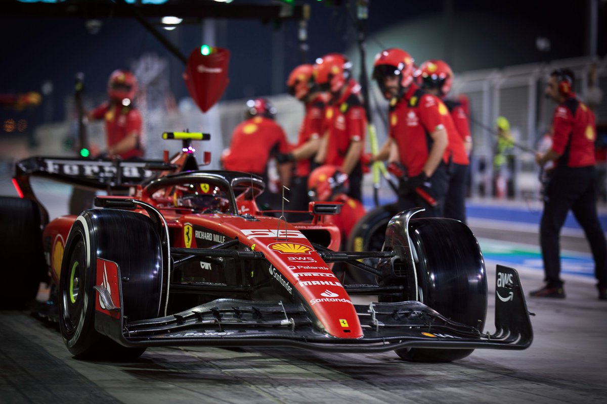 FerraristaHu's tweet image. 🚨 Carlos Sainz éeredménysora #FP2 BahreinGP 🇧🇭 : ⤵️🏁

- Pozíció : #P14
- Legjobb köridő : 1:31.956 (+1.049s)
- Gumitípus : 🔴
- Körszám : 28 kör

©️ Formula Santander 

#Ferrarista #essereFerrari #F1 #BahreinGP 🇧🇭
