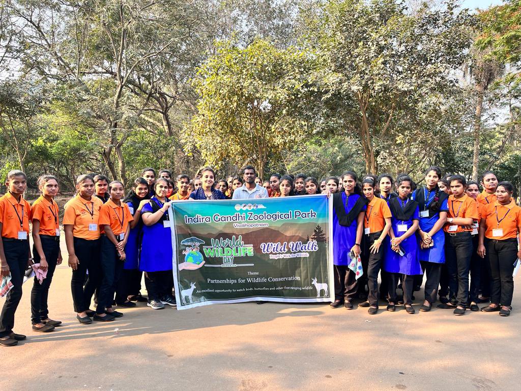 sdivisakh's tweet photo. Nature is all around us, from the birds soaring in the sky above to the soil beneath our feet. 🌍 

Trainees of @sdivisakh  celebrated #WorldWildlifeDay in the early hours of today at @vizagzoo_igzp and enjoyed their wild walk listening to birds🦉 https://t.co/49gpTDNbcv