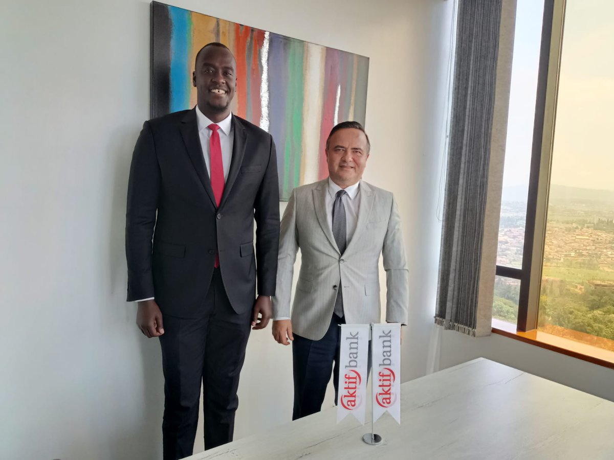 Afrika'daki ilk bölge temsilciliğini Ruanda'da 🇷🇼 faaliyete geçiren Aktif Bank'ı ziyaret ettik.

Ülke Temsilcisi ve eski profesyonel basketbolcu <a href="/cyusa/">Jean Luc CYUSA</a>'dan sundukları hizmetler hakkında bilgi aldık.