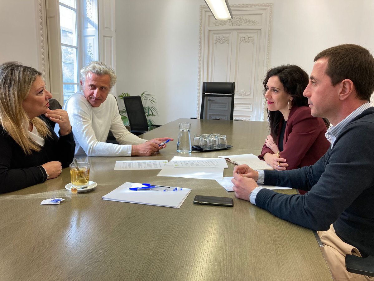 Sanfh's tweet photo. Días de reuniones muy productivas con el Tercer Sector. Esta semana nos hemos reunido con @IllesEapn y con #FEIAB.
La inclusión social y la infancia son y serán una prioridad para @ppbalears. https://t.co/XPX1Kjq8pa