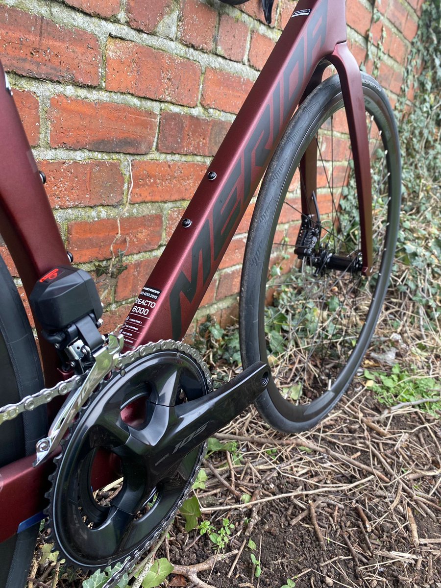 ACSprestwickLTD's tweet image. This beauty never even made it out the box, never mind onto the floor. Arrived yesterday morning, sold by 5pm.

This is a new addition to the already excellent #Reacto range. The new #Merida Reacto 6000 Di2. A complete bargain for this spec &amp;amp; paint job. £3400. Beautiful. 👌