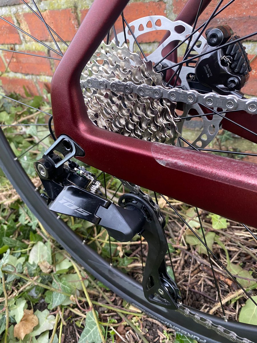 ACSprestwickLTD's tweet image. This beauty never even made it out the box, never mind onto the floor. Arrived yesterday morning, sold by 5pm.

This is a new addition to the already excellent #Reacto range. The new #Merida Reacto 6000 Di2. A complete bargain for this spec &amp;amp; paint job. £3400. Beautiful. 👌