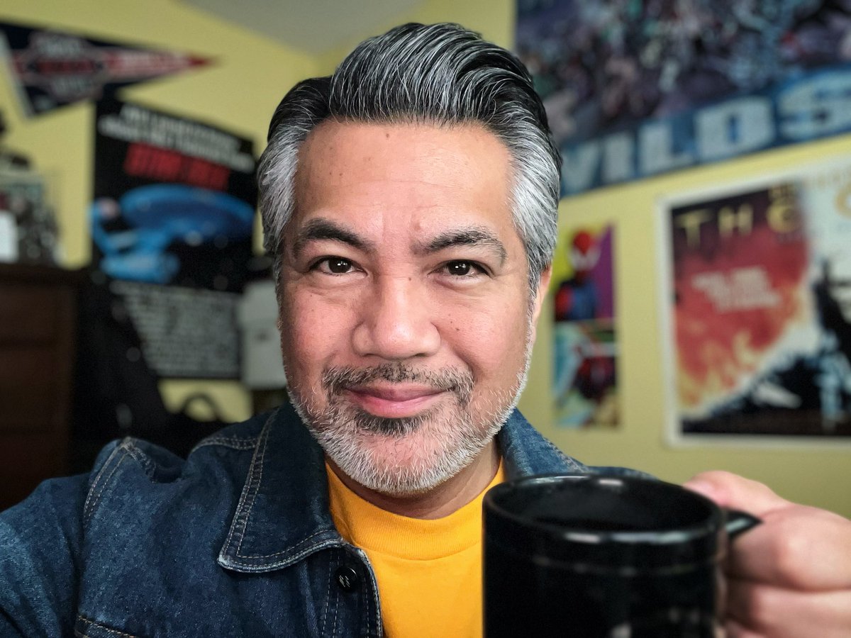 AaronNabus's tweet photo. Sending you positive vibes for an awesome Friday. Let’s end the week strong! Cheers!
#NeverTryNeverFly #BeOptimistic #Coffee #HappyFriday https://t.co/MXk9bfyZ3U
