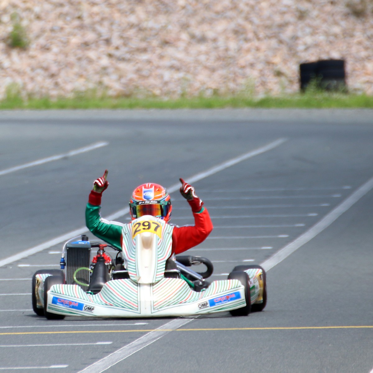 rotaxkarting's tweet photo. #HappyWeekend 😎

We are racing into the weekend at full throttle and we are looking forward to the results of the racing events. 🏎️

What are your plans for this weekend? 📅
 
Let us know in the comments below. ⬇️

#rotaxkarting #rotaxracing #rotax #racing #karting #racinglife https://t.co/8JhbXYanyx