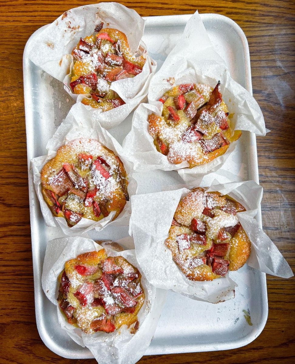 nw8stjohnswood's tweet image. When rhubarb met ricotta 😍 

Head over to @gailsbakery in #StJohnsWood and savour these delicious treats!

#GailsBakery