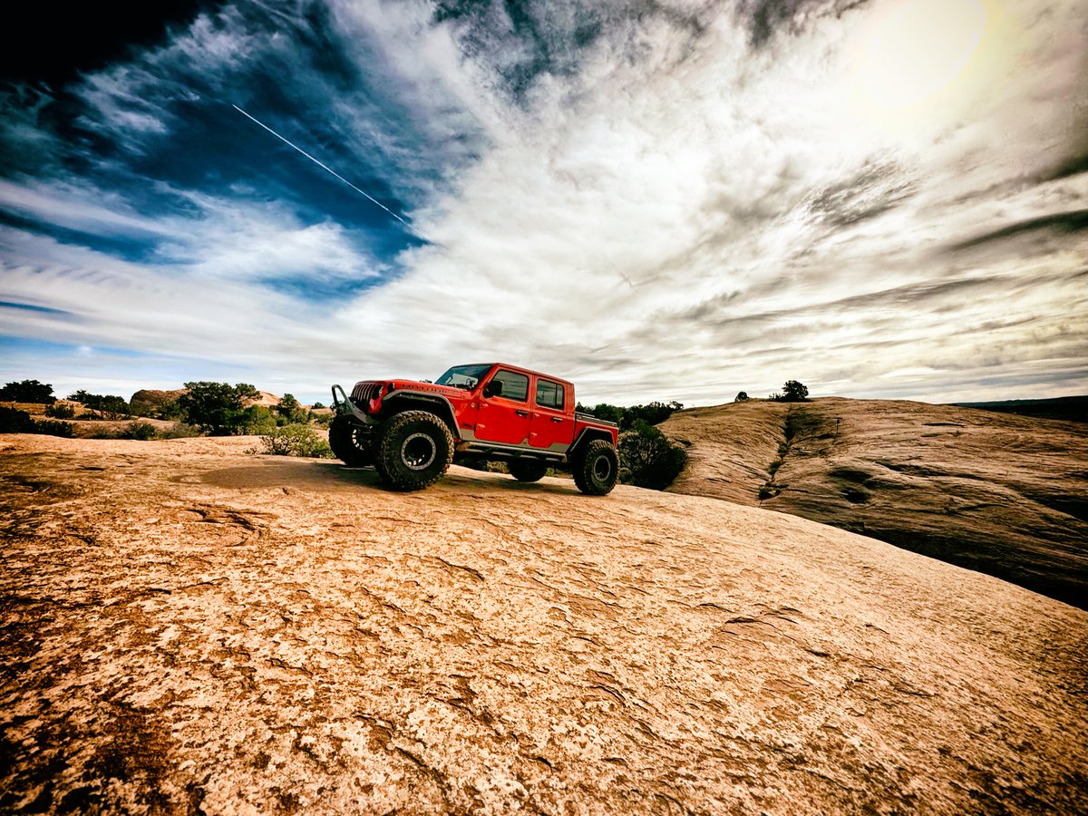 Watch the video below at the Toledo Assembly Complex, where the Jeep Wrangler JK was built until April 2018. bit.ly/3iuu6O8 #motobilt #jeep #jeepjl #jeepjk #jeeptj #jeepyj #jeeplj #jeeprubicon #jeepgladiator #jeepporn