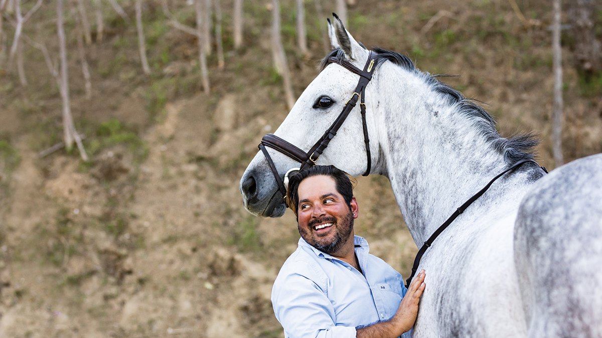 YoungRiderMag's tweet photo. Horse trainer Chris Cervantes is passionate about diversity & inclusion within the equestrian world β€οΈ
One of the collaborators behind Equestrians of Color, Chris has plenty of advice for equestrians from all backgrounds π https://t.co/HuWXz5sCR6
#eocproject #eocp #youngrider https://t.co/tgwDSV5ZV6
