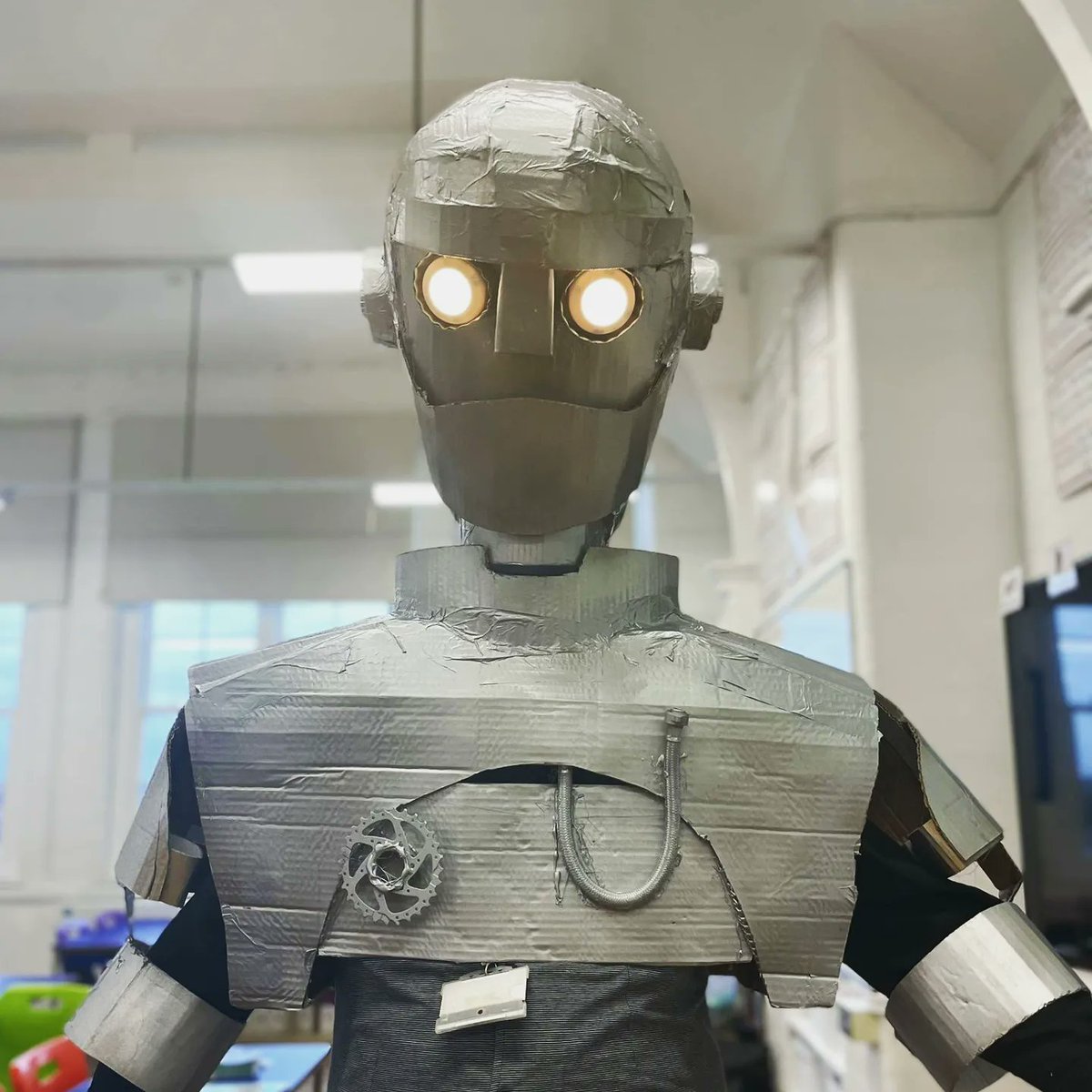 Tom Avery tweet media