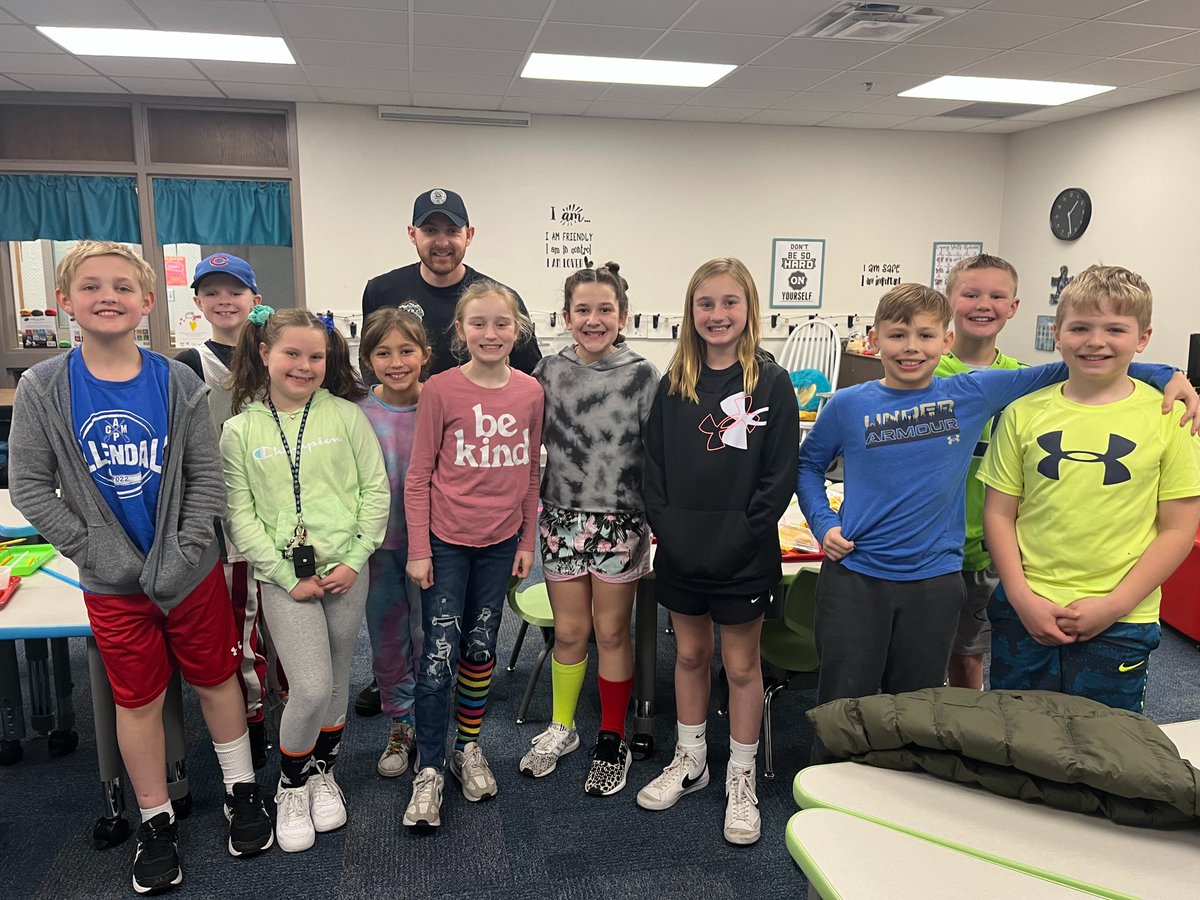 Thank you to the <a href="/CGES_knights/">Center Grove Elem</a> Student Safety Team for meeting with Officer Beasley to help us keep our Knights safe! #E3CG