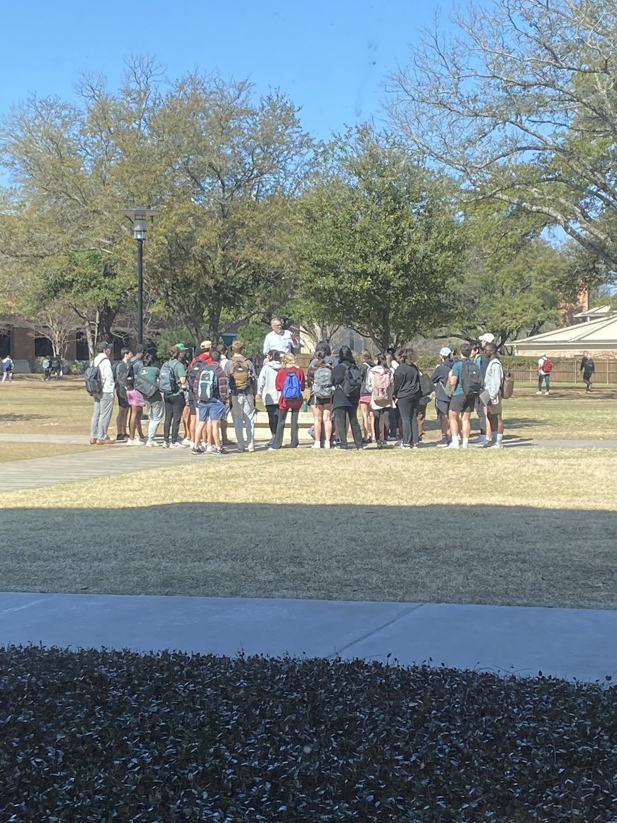 Even college classes are held outside on beautiful days before Spring Break! #baylor