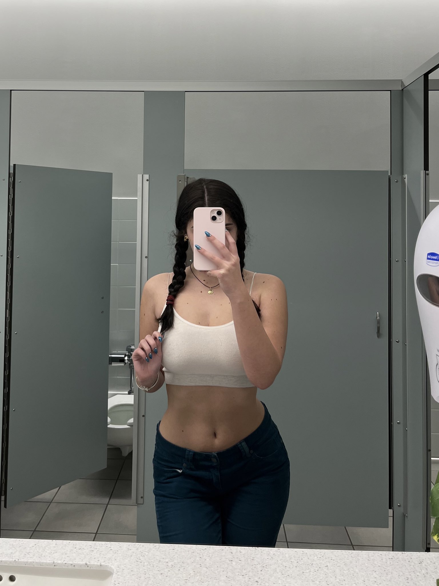 emily on X: do guys like pigtails? t.coKZdsWUyNGv  X