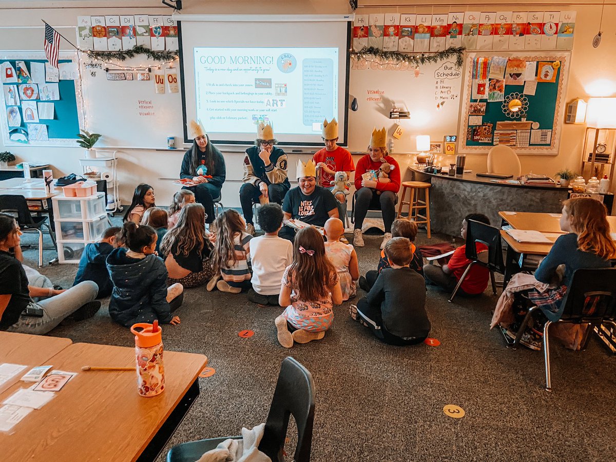 amycur's tweet photo. Thank you SO much to @SM_NORTH_HS students for reading to our wonderful second graders! They absolutely loved it! 📚❤️ https://t.co/lb6Hc8fx2H