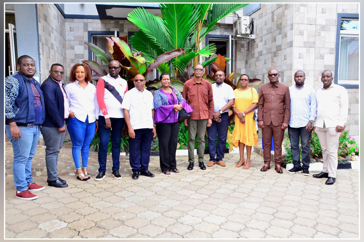 Du 1er au 03 mars 2023 à l'Hotel Hill View à Rubavu, la BDEGL a organisé un atelier de planification stratégique 2023-2027 avec cabinet SAPPHYRE-RD. A l'issue de cet atelier, la Banque s'est engagé à mettre en oeuvre ledit plan pour le développement des Etats membres de la CEPGL.