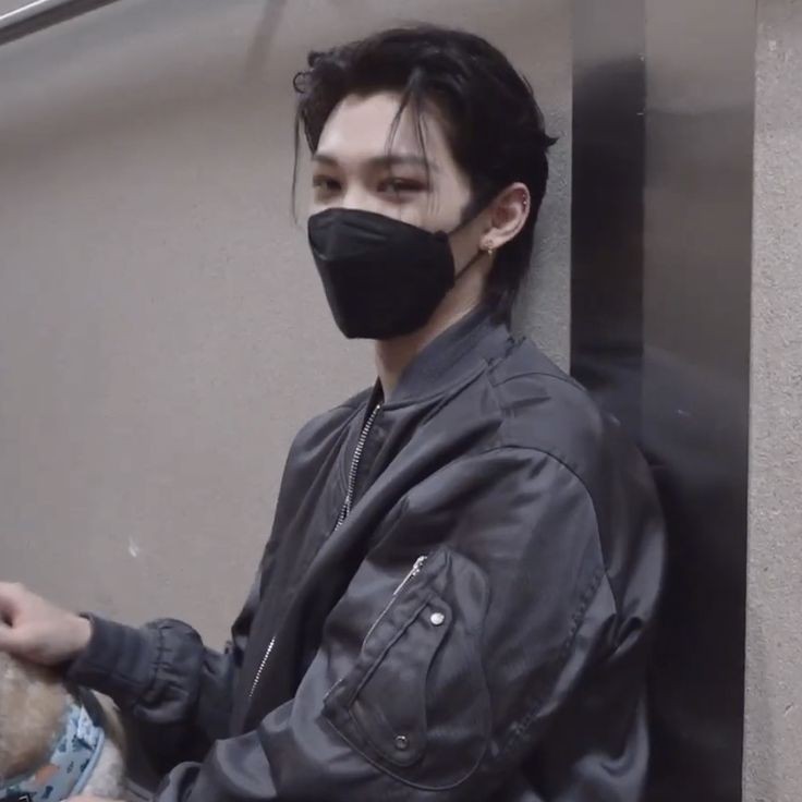 ninyzone's tweet image. au Changlix | Two Once

Onde Changbin resolve postar o desenho que ganhou de seu filho e não imaginava que ia acabar sendo notado pelo manager de seu grupo favorito.

🍭

Onde Felix é manager do twice e após achar um tweet muito fofo de um once ele decide mostrar para as meninas.