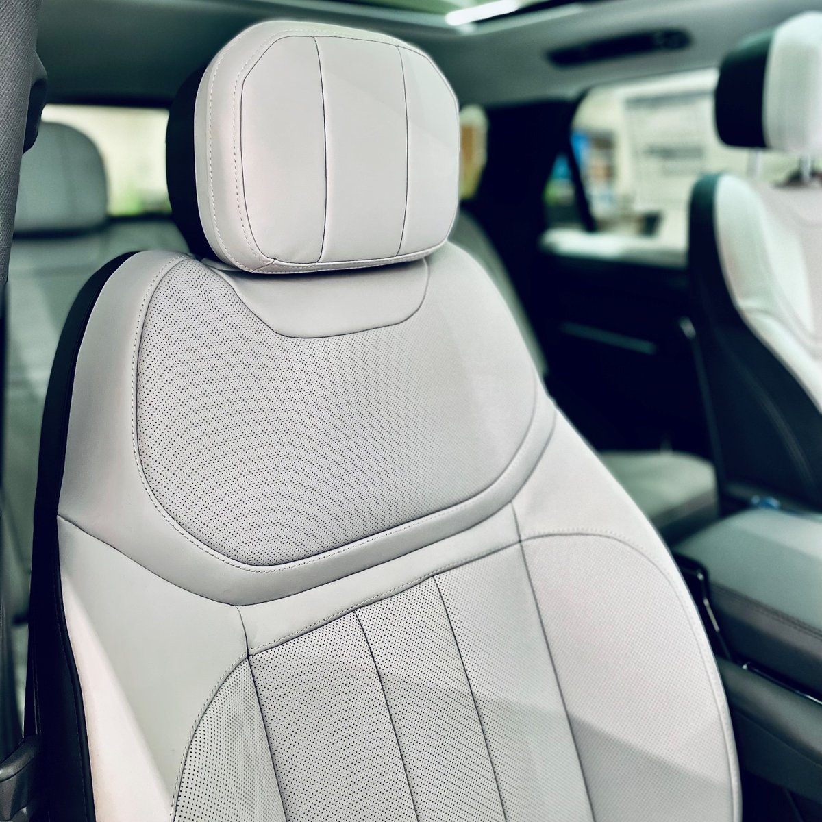 Come on down to Herb Chambers Land Rover of Sudbury this weekend to check out this gorgeous New Redesigned 2023 Land Rover Range Rover Sport in Giola Green. #HerbChambers #LandRover #RangeRoverSport #GiolaGreen #LuxuryTravel #NewCar