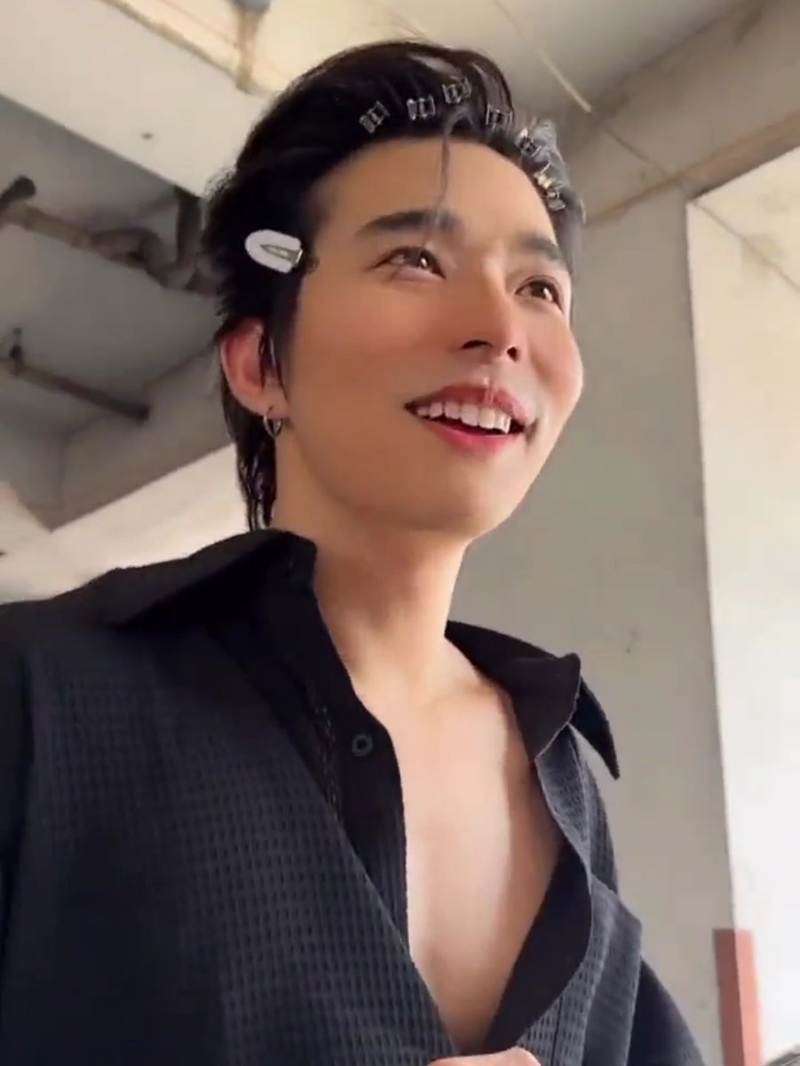 LEETHANATLOOKS's tweet photo. lee in #TheJungleSeries is gonna be the death of me i can already tell pls THE STYLING 😩👌

‹‹«⟨ #Lee_Thanat #ลีฐานัฐพ์ #หนูมาลี ⟩»›› https://t.co/PXjzYEwxpp