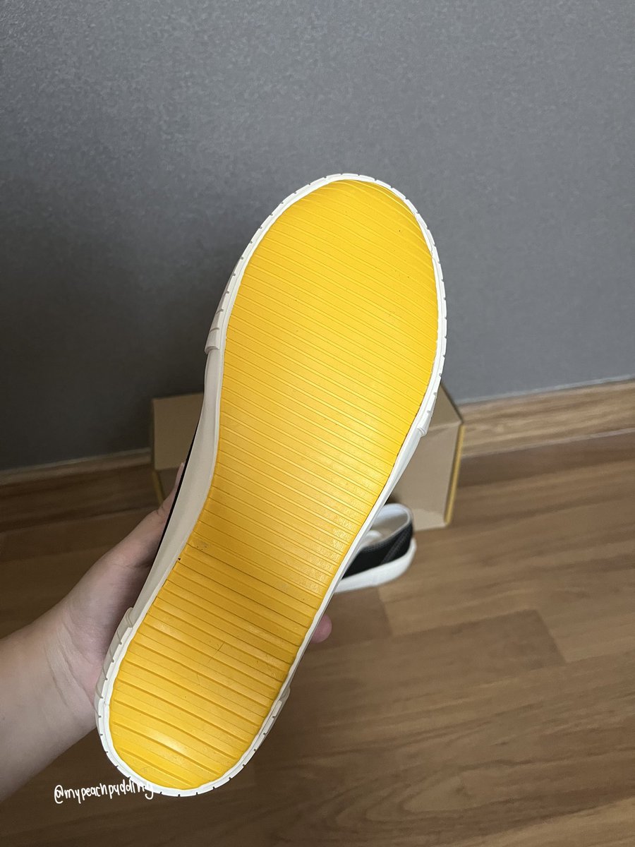 mypeachpudding's tweet photo. พร้อมส่ง 👟
รองเท้าผ้าใบ mustard รุ่น BUMPER สีดำ ไซส์ 39
มือ 1 เคยใส่ลองครั้งเดียวค่ะ

〰️ 1,000 บาท ส่งฟรี

 #รองเท้าmustard #พร้อมส่งmustard #ส่งต่อmustard #mustard #รองเท้าผ้าใบพร้อมส่ง #รองเท้าmustardของแท้ https://t.co/DEVUsH4MEe