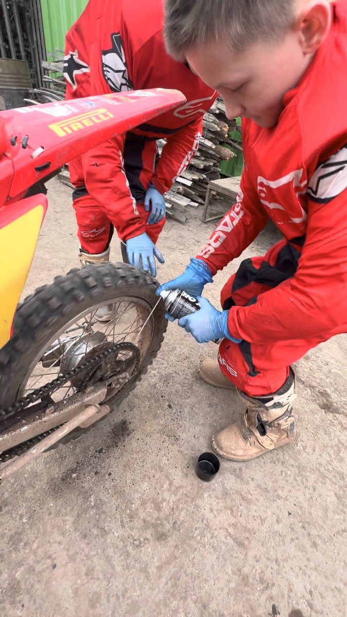 vocedcardiff's tweet photo. Fun day Friday learning motorcycle maintenance skills 💪
Chain maintenance ✔️
Tire pressures ✔️
Air filters ✔️
Engine oil levels ✔️
Spokes✔️
🏴󠁧󠁢󠁷󠁬󠁳󠁿🏁

@RockOilNews #rockoil #vocationaleducation #cardiff
@byd_and_cc @DerwNewydd @whs_cardiff @CathaysHigh @GreenhillSchoo1 https://t.co/zyRATlQ9jx