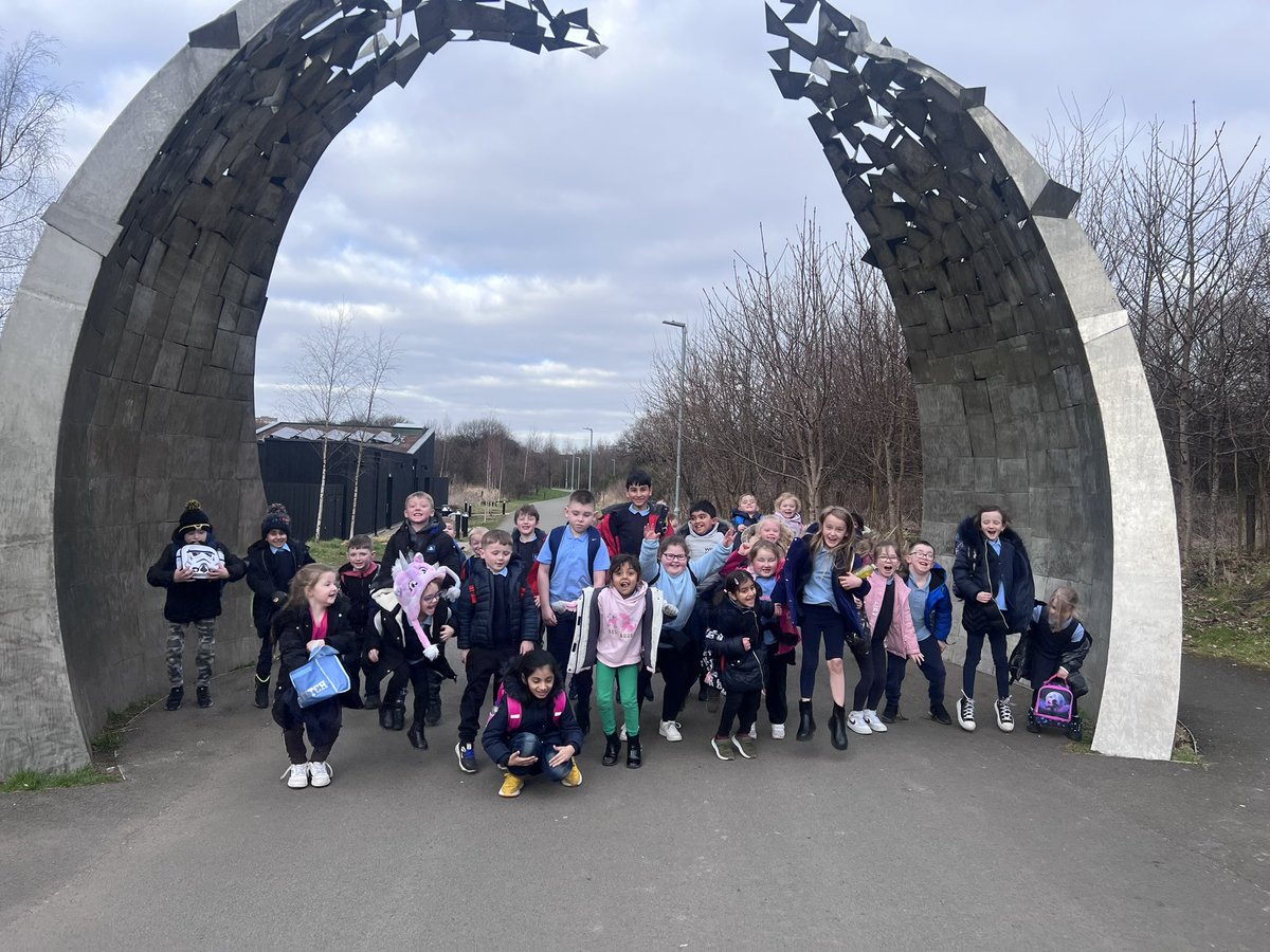 BurghPrimary's tweet photo. Primary 1 and 3 had the best day at Cunningar Loop ๐ amazing memories made and lots of fun had by all ๐ค #CunningarLoop #outdoorlearning #outdooradventures @EducationSLC @slcHealthy @clydegateway https://t.co/5UnzxCVy8f