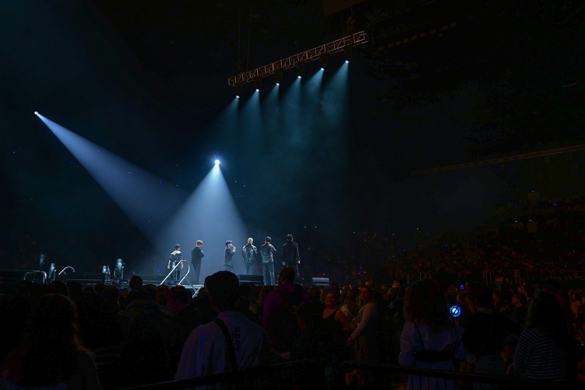 mikfestival's tweet photo. [MIK Festival 2023 Paris]

MEMORIES CAPTURES #KPOPDAY 📸💥 

@OFFICIALBTOB  

WE REALLY HOPE YOU HAD THE BEST WEEKEND FOR THIS MIRACLE WINTER!! 🔥🇫🇷

#MIKFESTIVAL #PARIS https://t.co/UNm99zy8q8