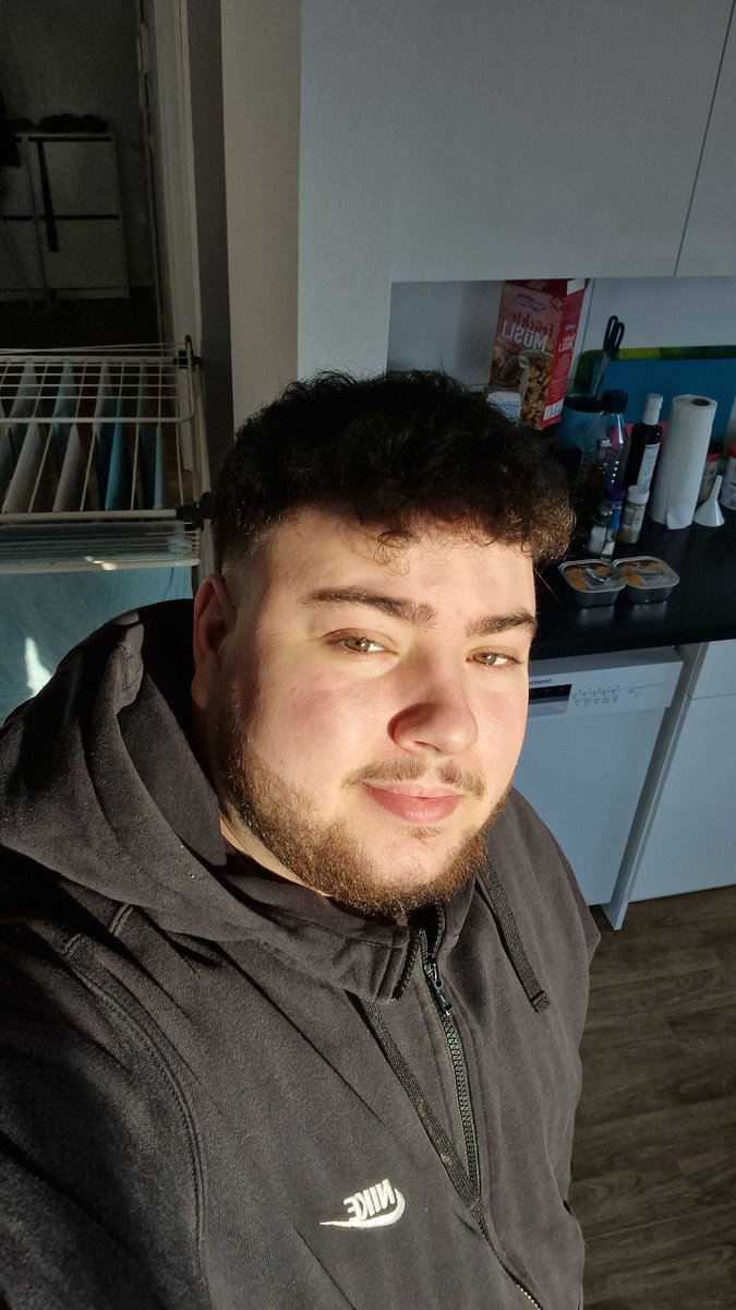 Was geht bei euch so an so nem schönen sonnigem Tag 😀