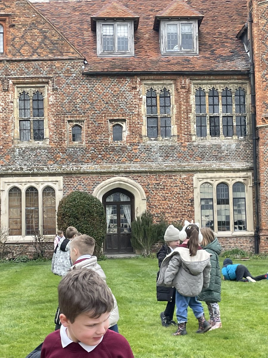 A little lunch time fun in such a wonderful setting. KS1 are being amazing and having a wonderful time. Super proud of them all.