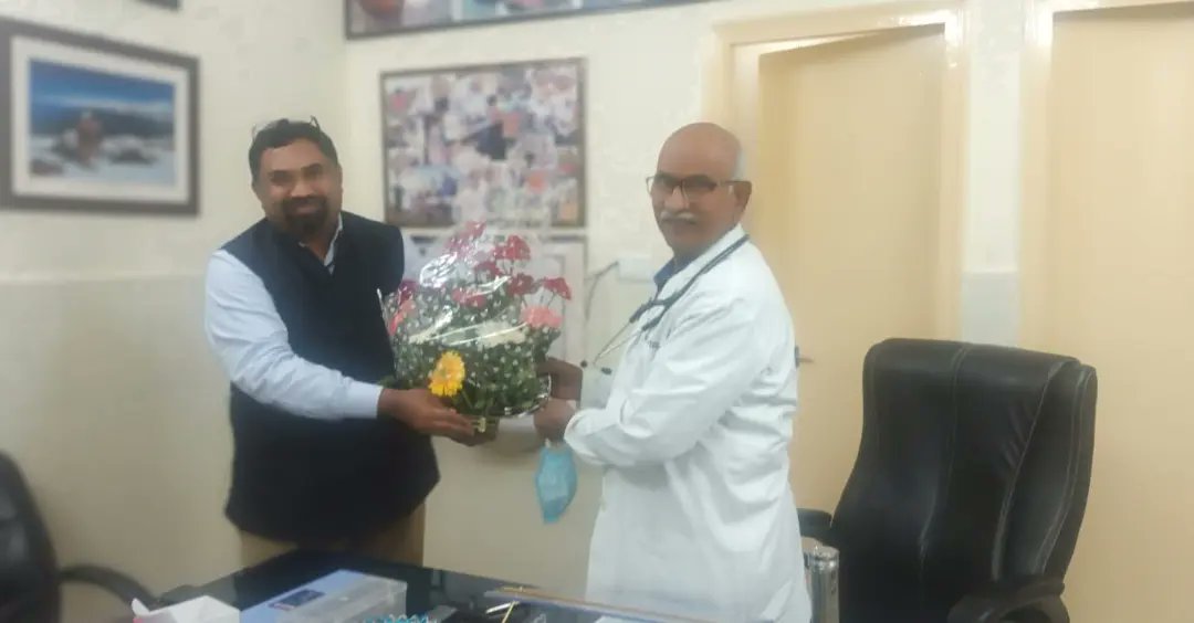 dhaatrimilkbank's tweet photo. Dr Santosh Kumar Kraleti Ji, Founder Director, Dhaatri Mother's Milk Bank and General Secretary Sushena Health Foundation visited Gorakhpur, Uttar Pradesh in connection with establishing Milk Bank.
#Breastfeeding #BreastMilk #MothersMilkBank #Dhaatri #Sushena #MAA #NHM #GOI https://t.co/fSl1bOYK7d