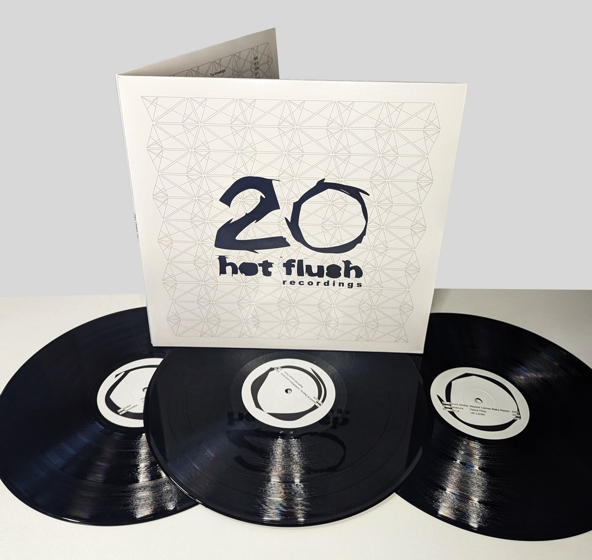 My 2018 collaboration 'Wanderlust' with @LawrenceHart_ appears on vinyl for the first time on @HotflushUK's 20th Anniversary Compilation in esteemed company! Out March 17th. Pre-order up now ~ hotflush.bandcamp.com/album/20