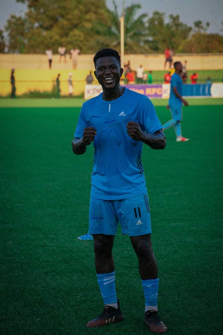 Academysoar21's tweet photo. 💥𝗝𝗢𝗨𝗥 J-1⚡️
🏆 #Ligue1guicopres🇬🇳  
🎯 Phase Retour
🆚 𝗔SHANTI GB
🏟 Stade M'Balou Mady Diakite
⏱ 16:00 GMT https://t.co/Hh8aersiGx