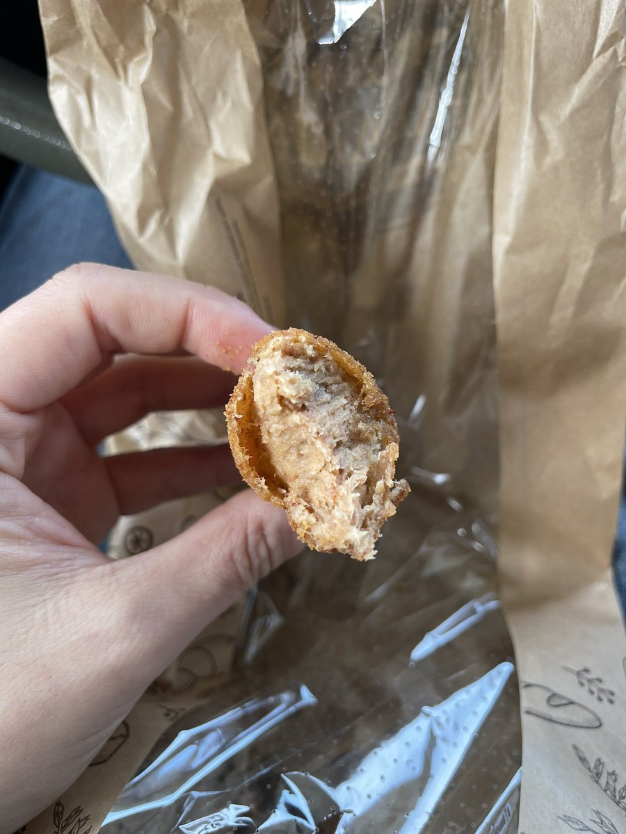 Review do croquete de carne do Lidl (0,79€)

Ok, tenho de dar a mão à palmatória. Este croquete é melhor que o do Aldi. Boa amálgama de carnes trituradas sem estar pastoso e temperado na perfeição com o nível certo de sal. O exterior estava crocante qb.

9/10 mamei e gostei