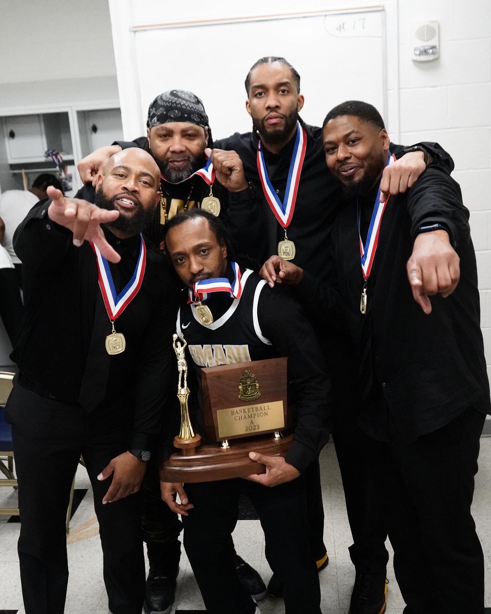 WANWES_412's tweet image. 1A WPIAL Conference Championship Team and Coaches just made Black History in March🏀⚜️🏆🔥🔥🔥🔥
#SaintWO
#ImaniPride⚜️
#StateRun🏆