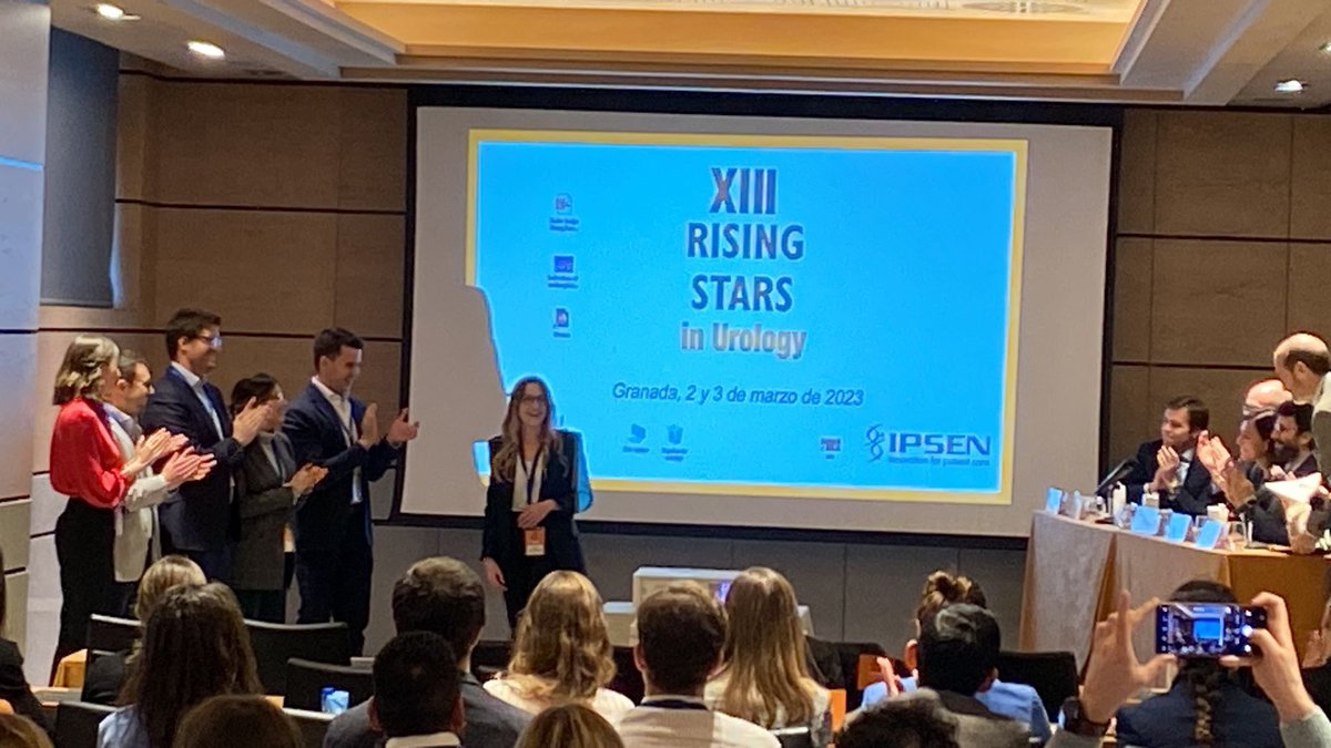 🔝Nuestra R5 <a href="/carmen93mz/">Carmen Muñoz</a> Ganadora del XIII Rising Stars in Urology, donde ha competido con residentes de todo el país defendiendo trabajos científicos en inglés. Enhorabuena Carmen!!! <a href="/HospitalUVRocio/">Hospital Universitario Virgen del Rocío</a> #SomosHUVR