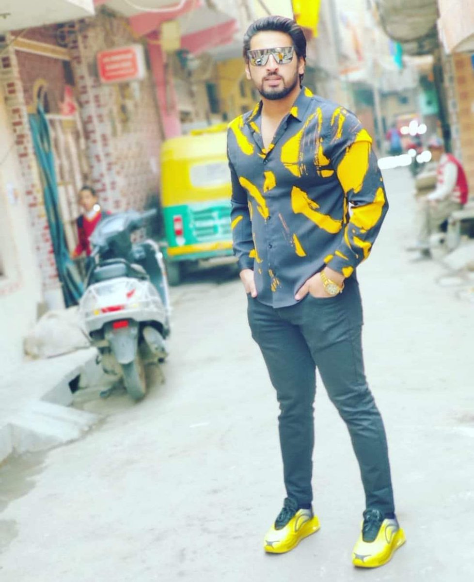 CockroachPIndia's tweet photo. My Hero Pathan ✌️

#ReleaseShahrukhPathan https://t.co/GhtV1XmcvX