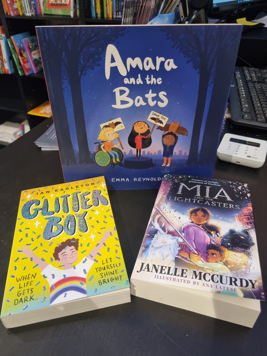 Wonder_Bookshop's tweet image. WORLD BOOK DAY GIVEAWAY

Win this set of books!

Glitter Boy @MrEagletonIan
Mia and the Lightcasters @JanelleLMccurdy
Amara and the Bats @EmmaIllustrate

Simply follow and like this post!

Winner selected at random Monday noon. Closes 9am 7/3/23 GMT. UK only.

#choosebookshops