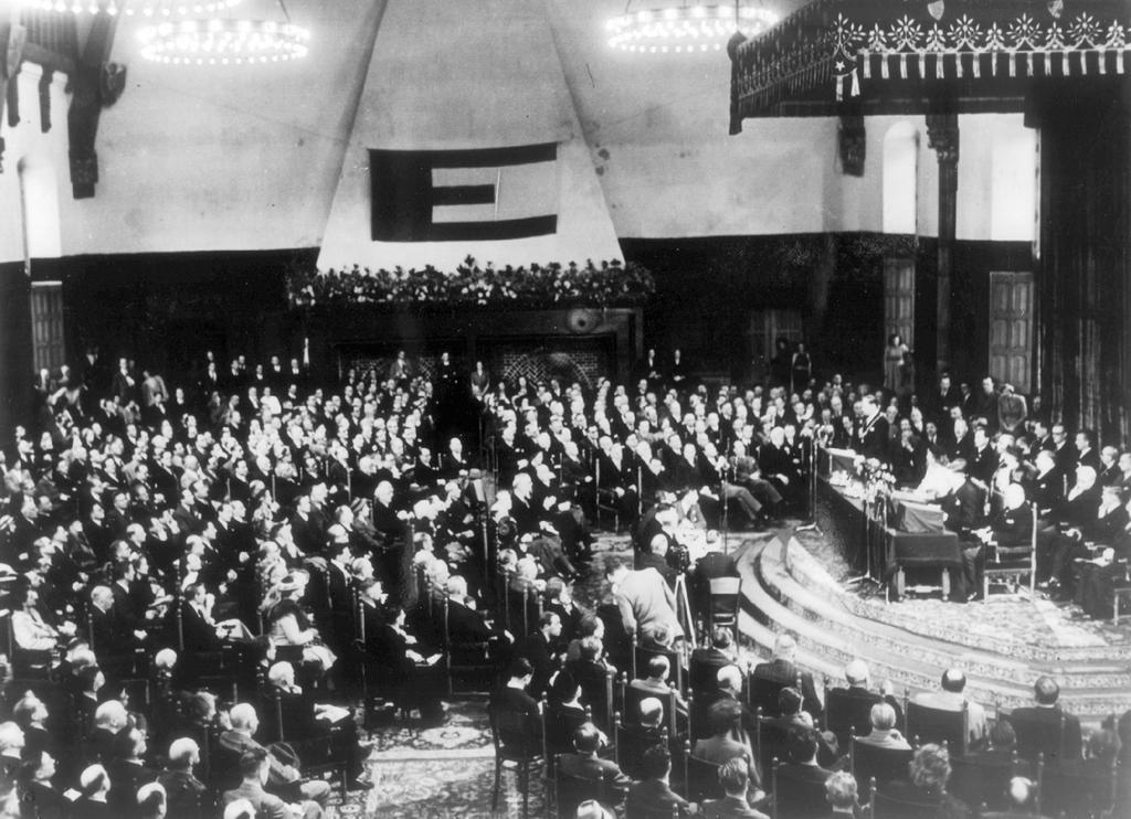 7⃣5⃣ years ago, over 750 delegates from around Europe took part in the historic steps towards European unity at the Congress of Europe in The Hague. 

📌 coe.int/en/web/portal/…

#MultilateralismMatters #HistoryAtHeart #OneEurope