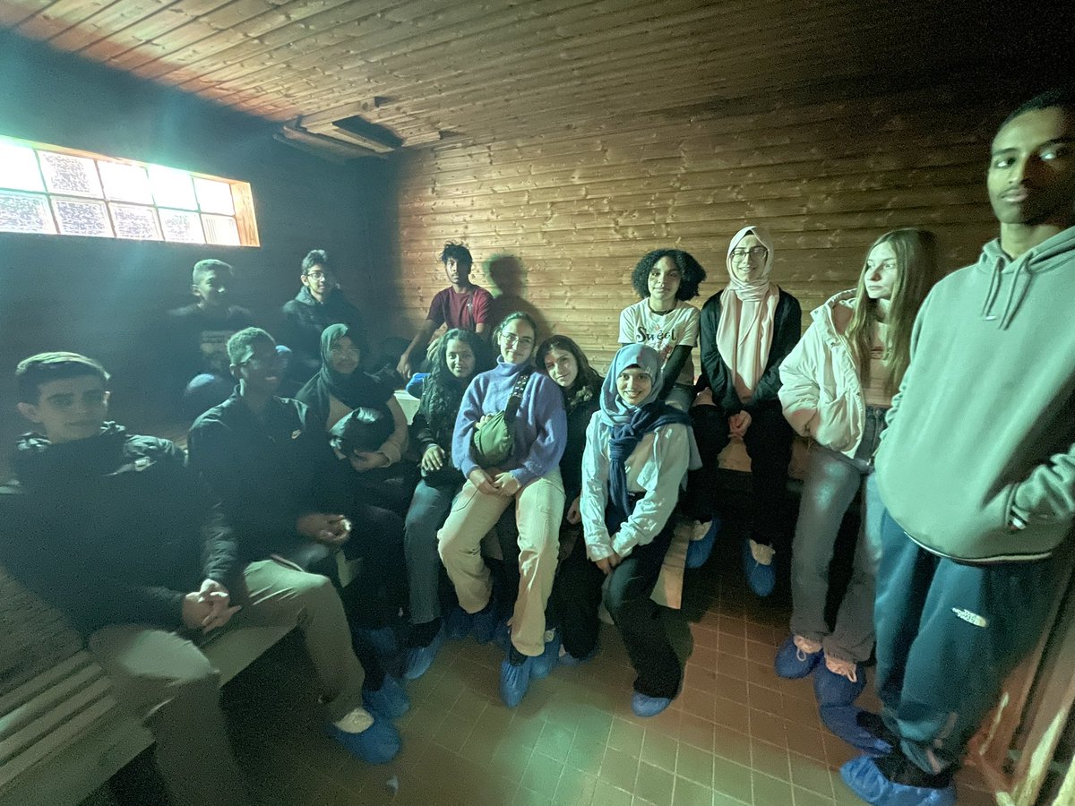 MissNehalMehta's tweet photo. Y11s had the opportunity to visit a school in Prague today and speak to some of the students on what school life is like! Part one of the day done, now time to head to the escape room! @HarrowHighSch #HHStakePrague https://t.co/lpMCbHUoAP
