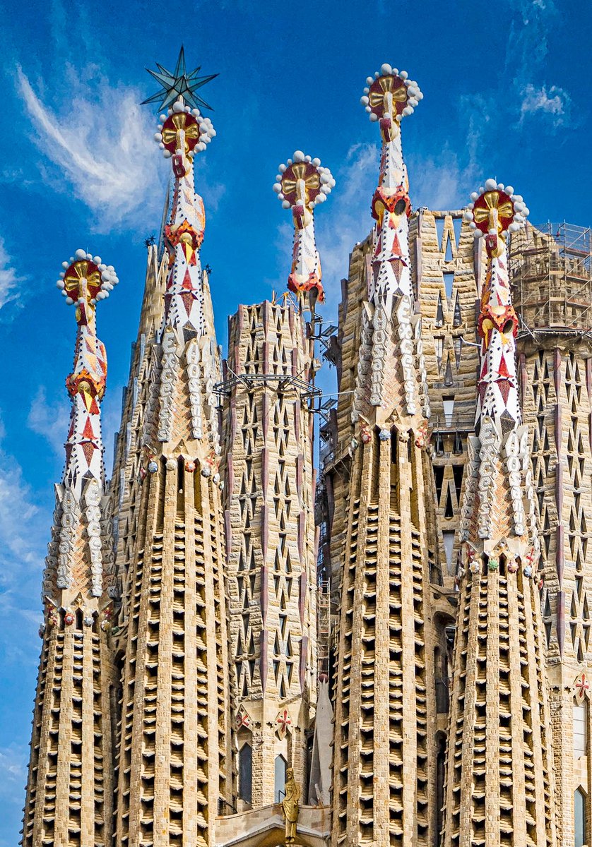 Memories Of February 2022
Barcelona ❤️
Sagrada Familia 
#Barcelona #Sagrada #Gaudi #architecture #travelphotography #February2022 
📸#PanasonicLumix 
Happy Weekend Friends ❤️