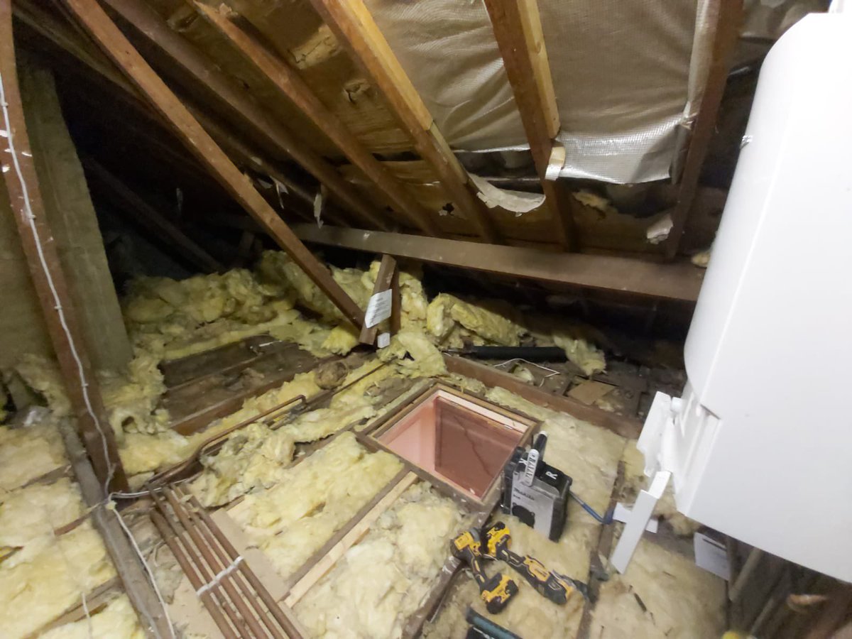 loftladderpros's tweet image. Do you need more storage space in your home or business?
Why not transform your loft into a safe, easy to access storage area😊 
If you would like to arrange a free no obligation home quote give us a call on 0808 301 9548.
homecountiesloftladders.co.uk
#storagespace #loftspace