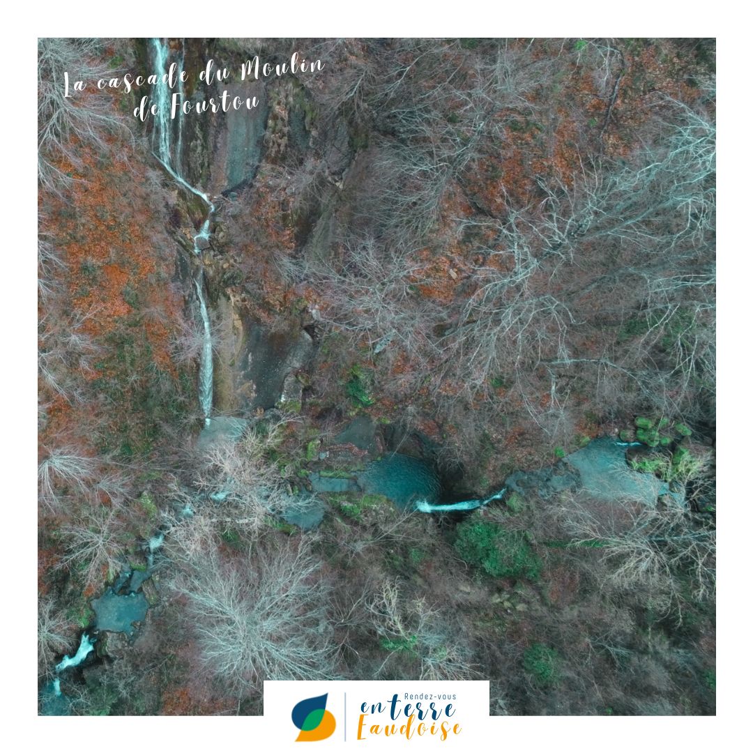 smmar_aude's tweet photo. RDV EN TERRE #EAUdoise | C'est au cœur des Hautes #Corbières que Thibaut nous dévoile son spot, la tête du bassin versant de l'#Orbieu à Fourtou. Nous suivons ses pas sur le sentier, passons devant ruines d'un vieux moulin jusqu'à découvrir la #cascade de la Tour.... 😍 i https://t.co/eQ0lFYMV7Q